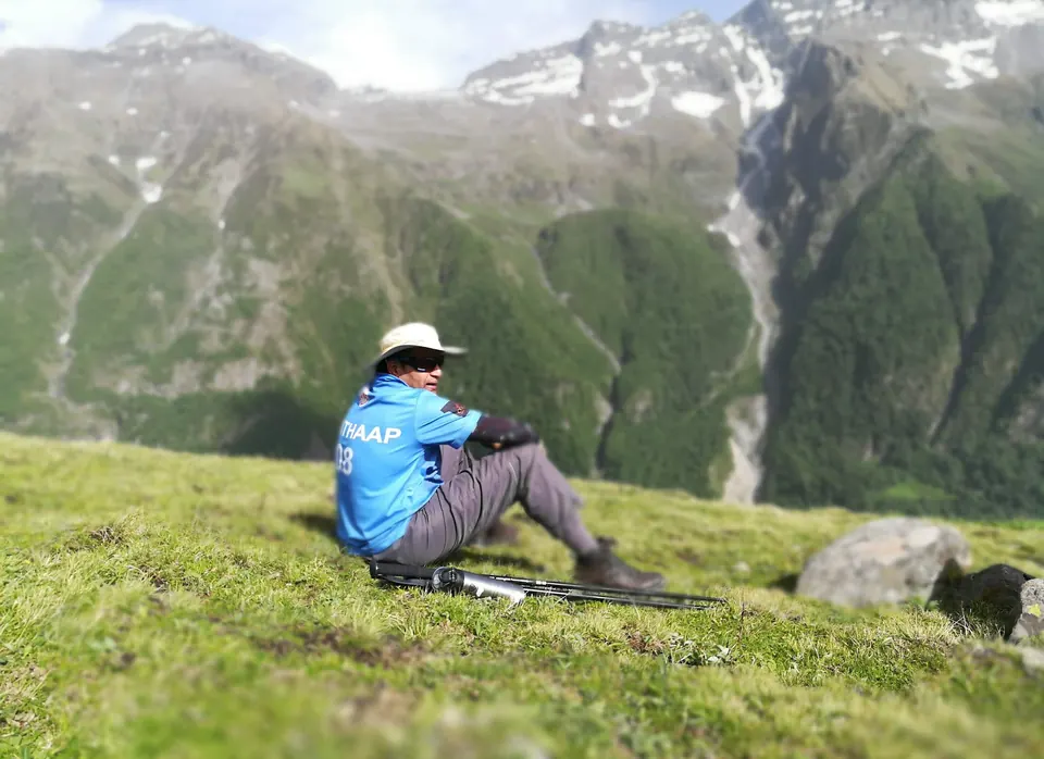 Meadows below the pass, Buran Ghati