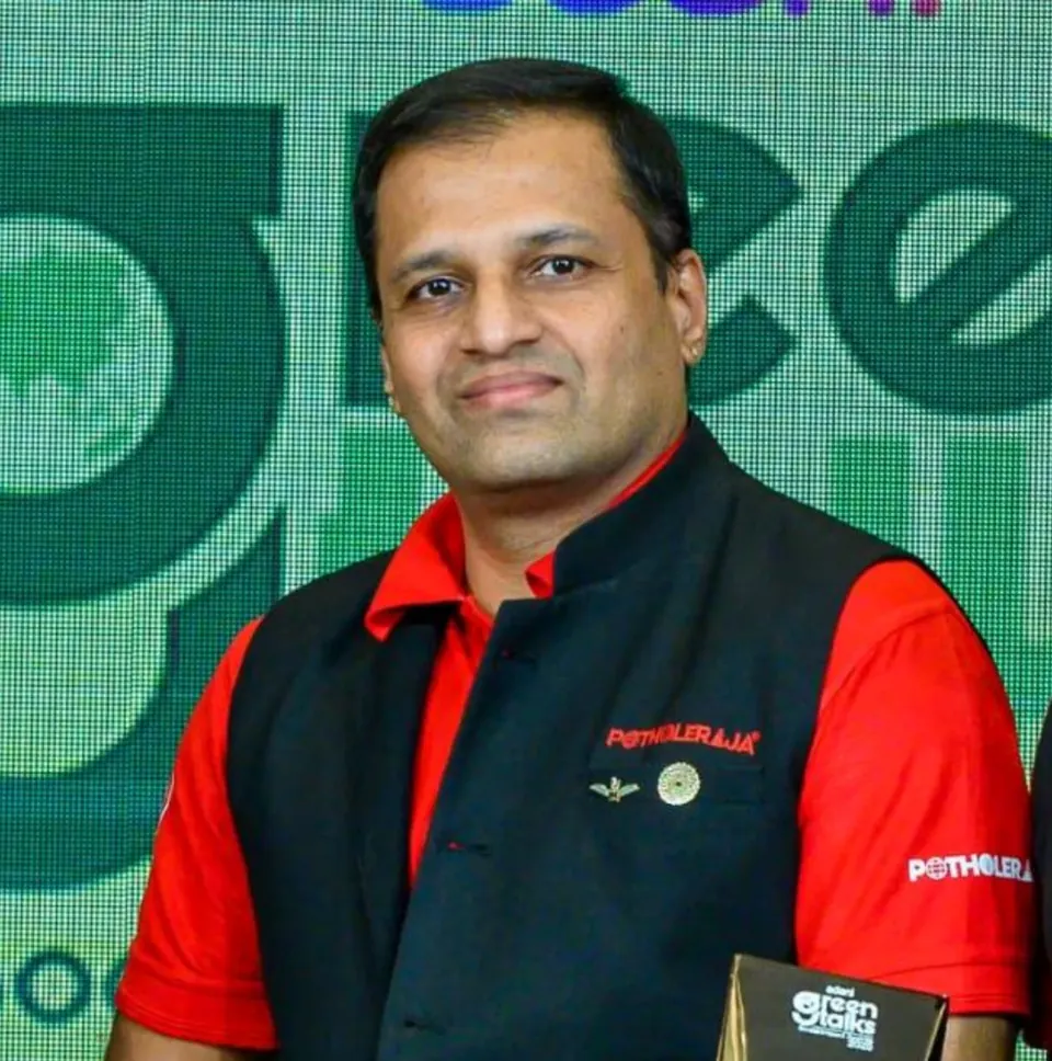 In PotHoleRaja colours